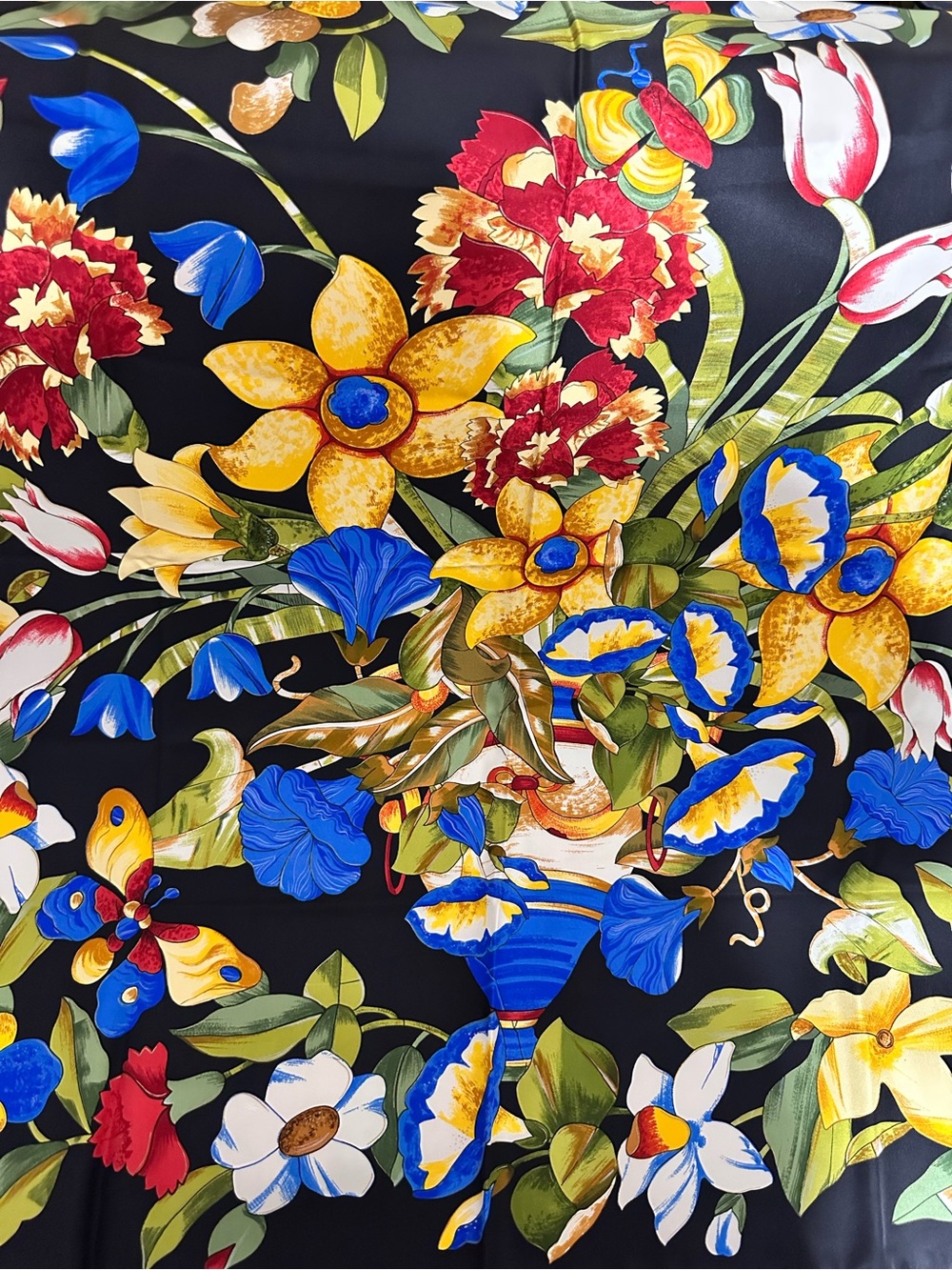 CHANEL❤️🌟VIBRANT FLORAL PATTERN SILK SCARF ITEM # 2153884 ⭐️